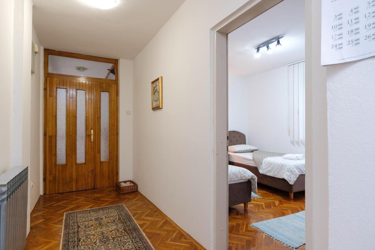 The Cosmic Gate Apartments Високо Екстериор снимка