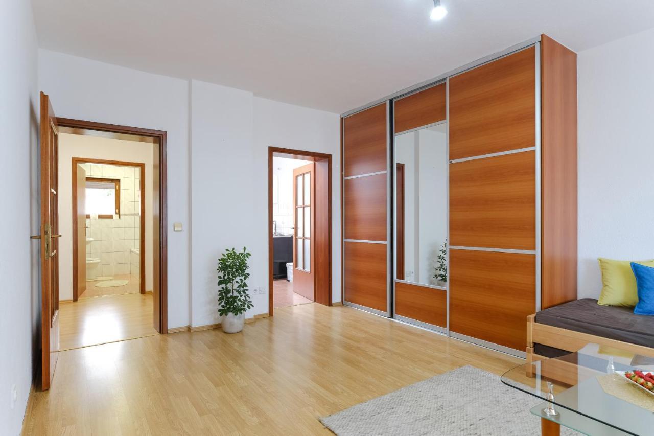 The Cosmic Gate Apartments Високо Екстериор снимка