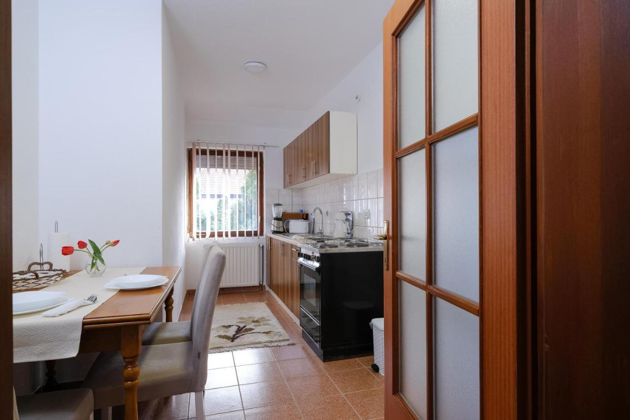 The Cosmic Gate Apartments Високо Екстериор снимка