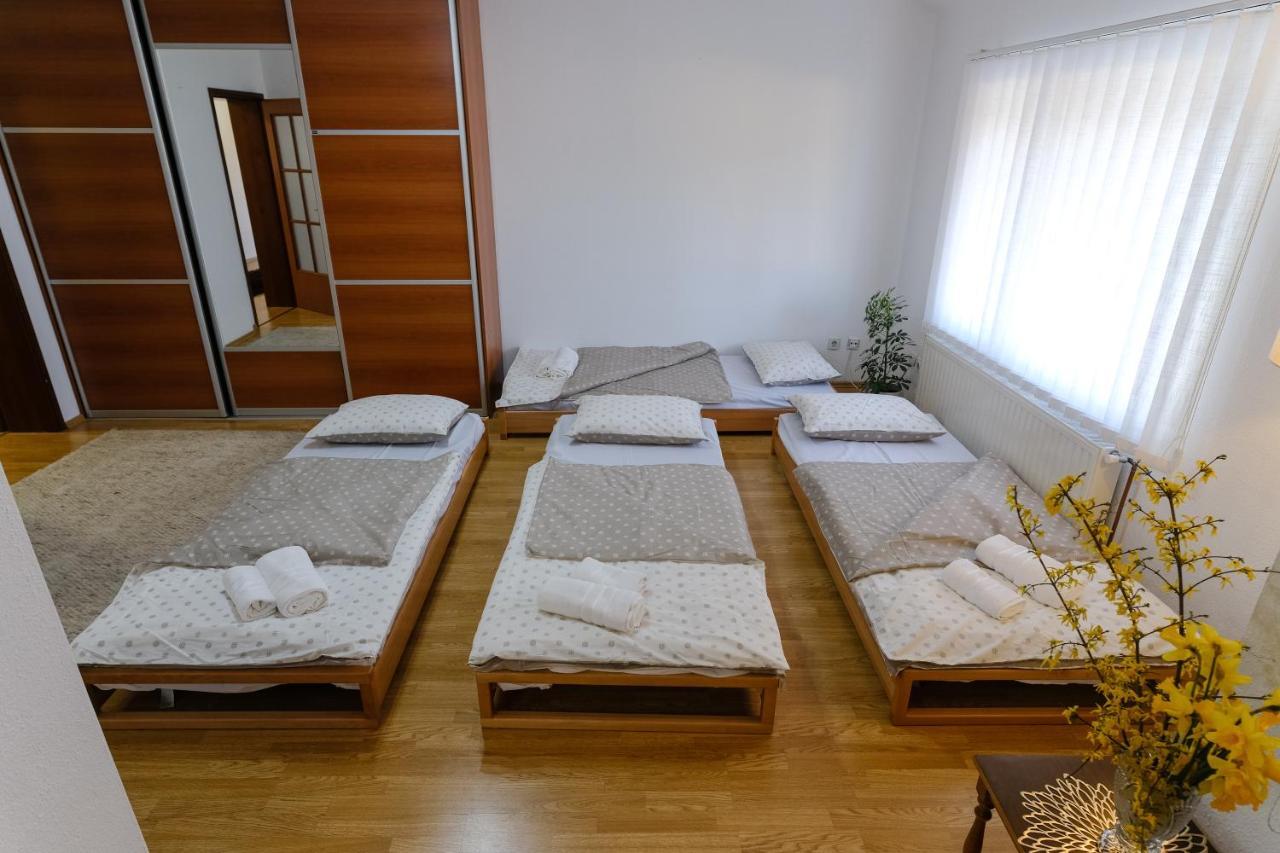 The Cosmic Gate Apartments Високо Екстериор снимка