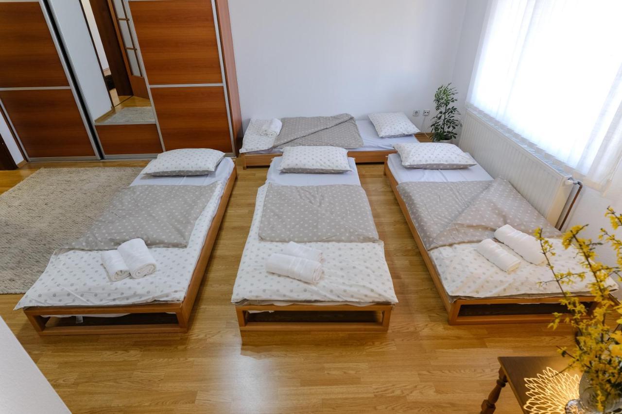 The Cosmic Gate Apartments Високо Екстериор снимка