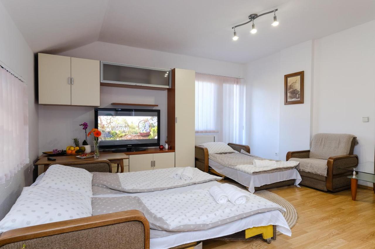 The Cosmic Gate Apartments Високо Екстериор снимка