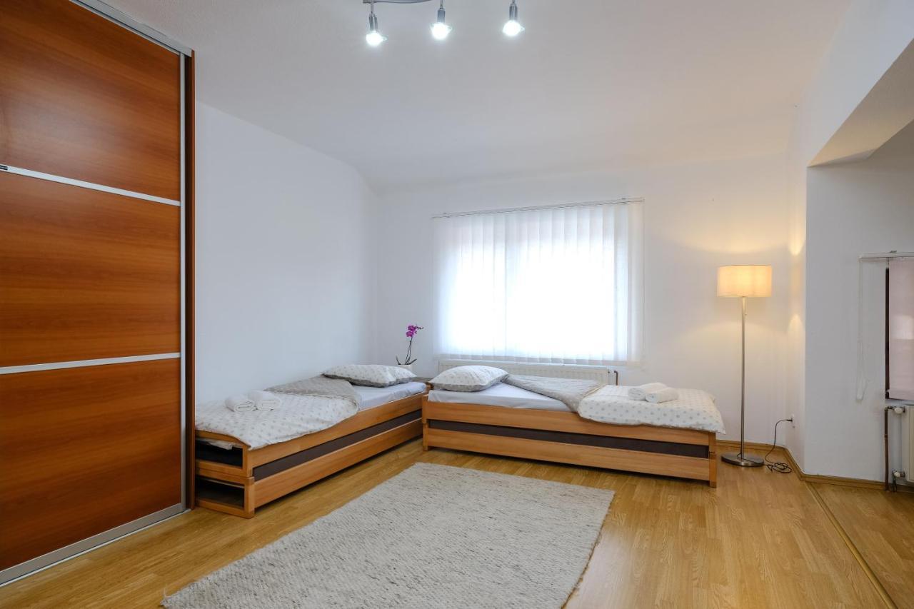 The Cosmic Gate Apartments Високо Екстериор снимка