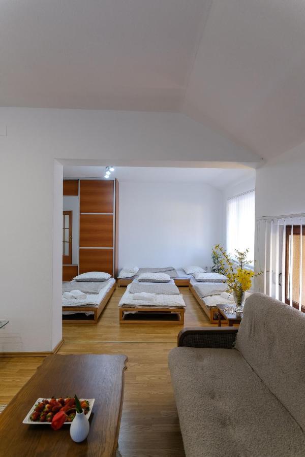 The Cosmic Gate Apartments Високо Екстериор снимка