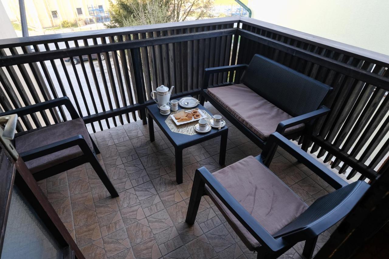 The Cosmic Gate Apartments Високо Екстериор снимка