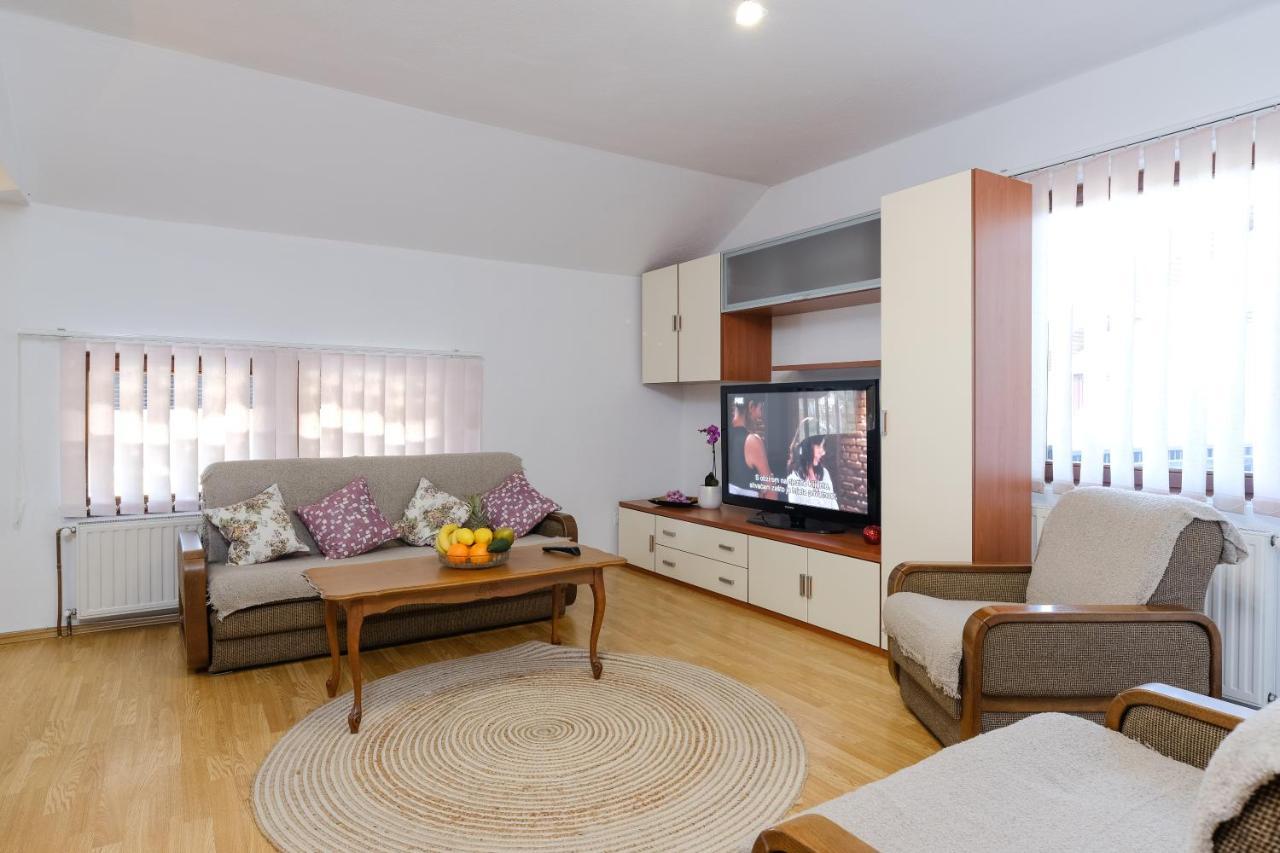 The Cosmic Gate Apartments Високо Екстериор снимка